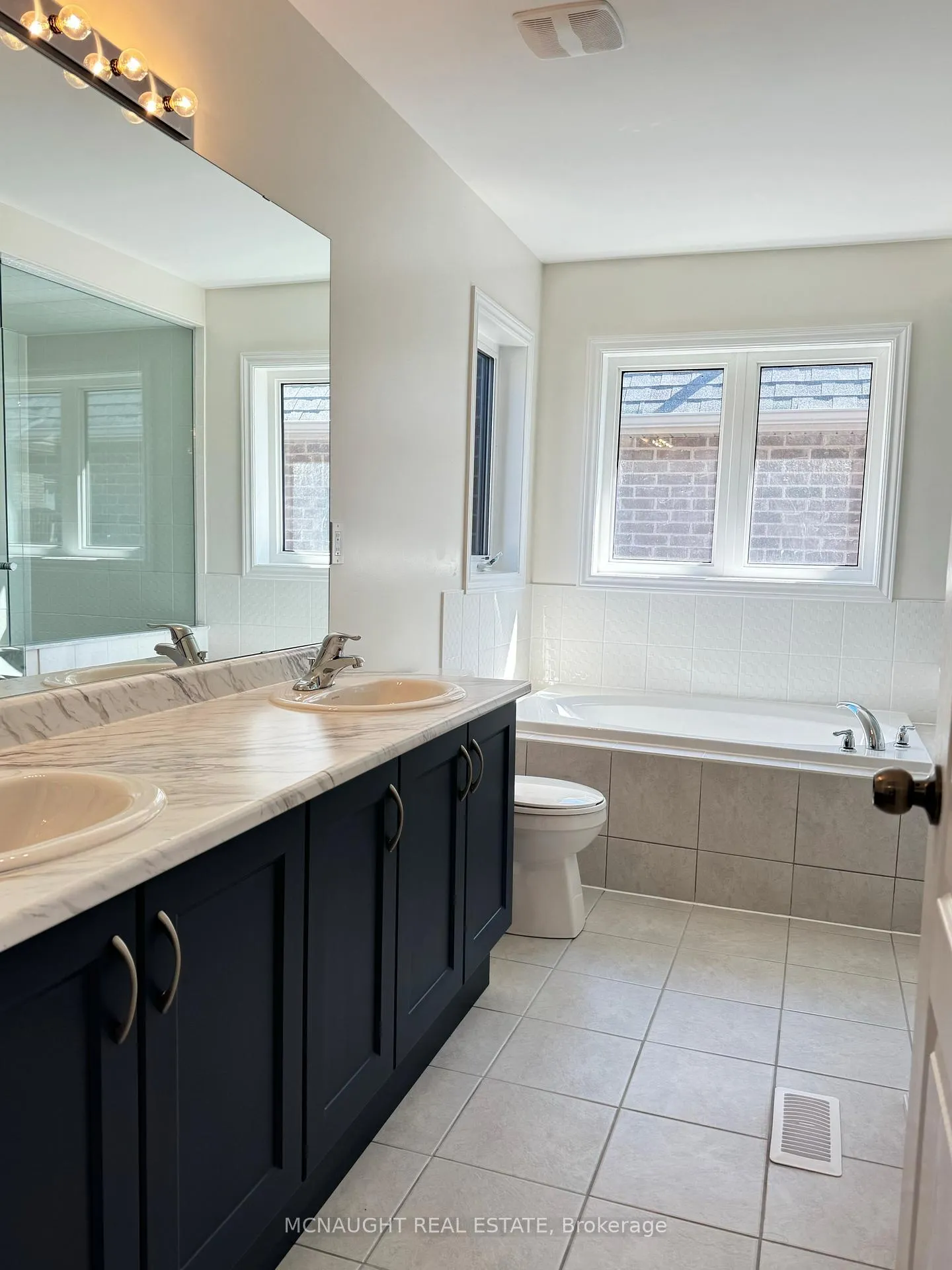Photo 12 of 39 Lawrence D. Pridham Avenue, New Tecumseth, Rural New Tecumseth — HOMEH