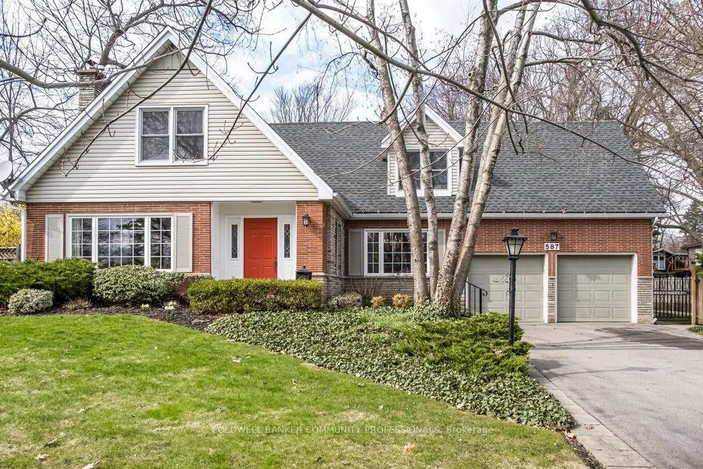 Front of 587 Sharalin Court