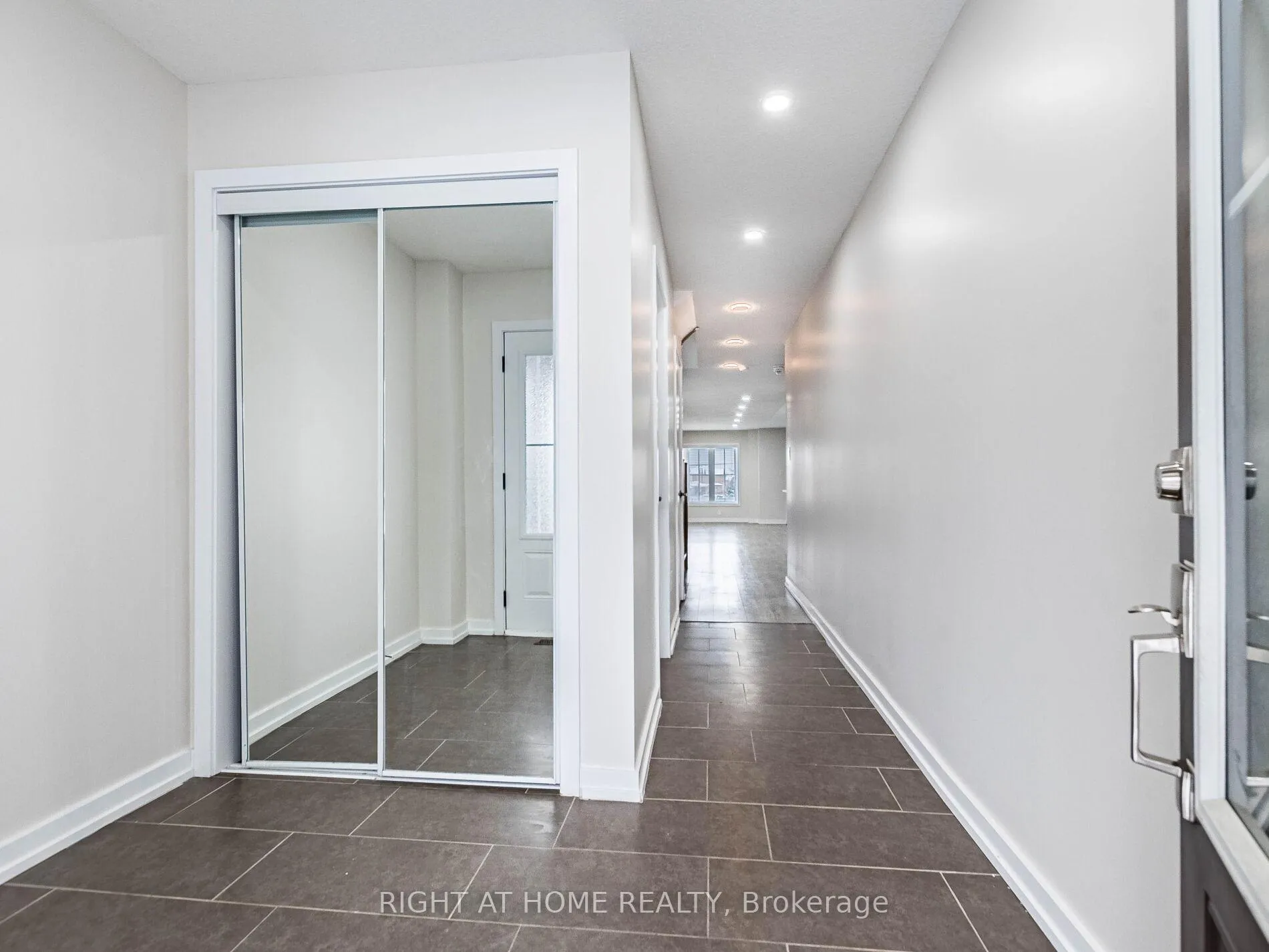 Photo 7 of 16 Edsel Road, Brampton, Northwest Brampton — HOMEH
