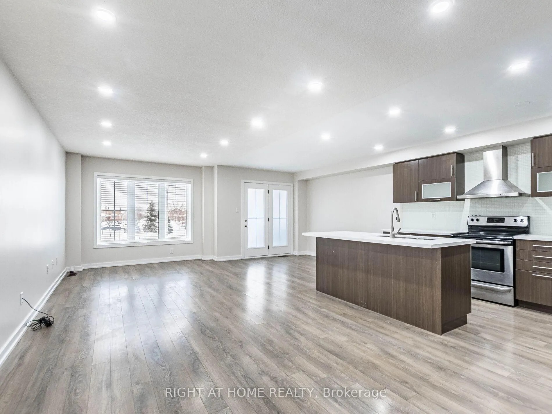 Photo 14 of 16 Edsel Road, Brampton, Northwest Brampton — HOMEH