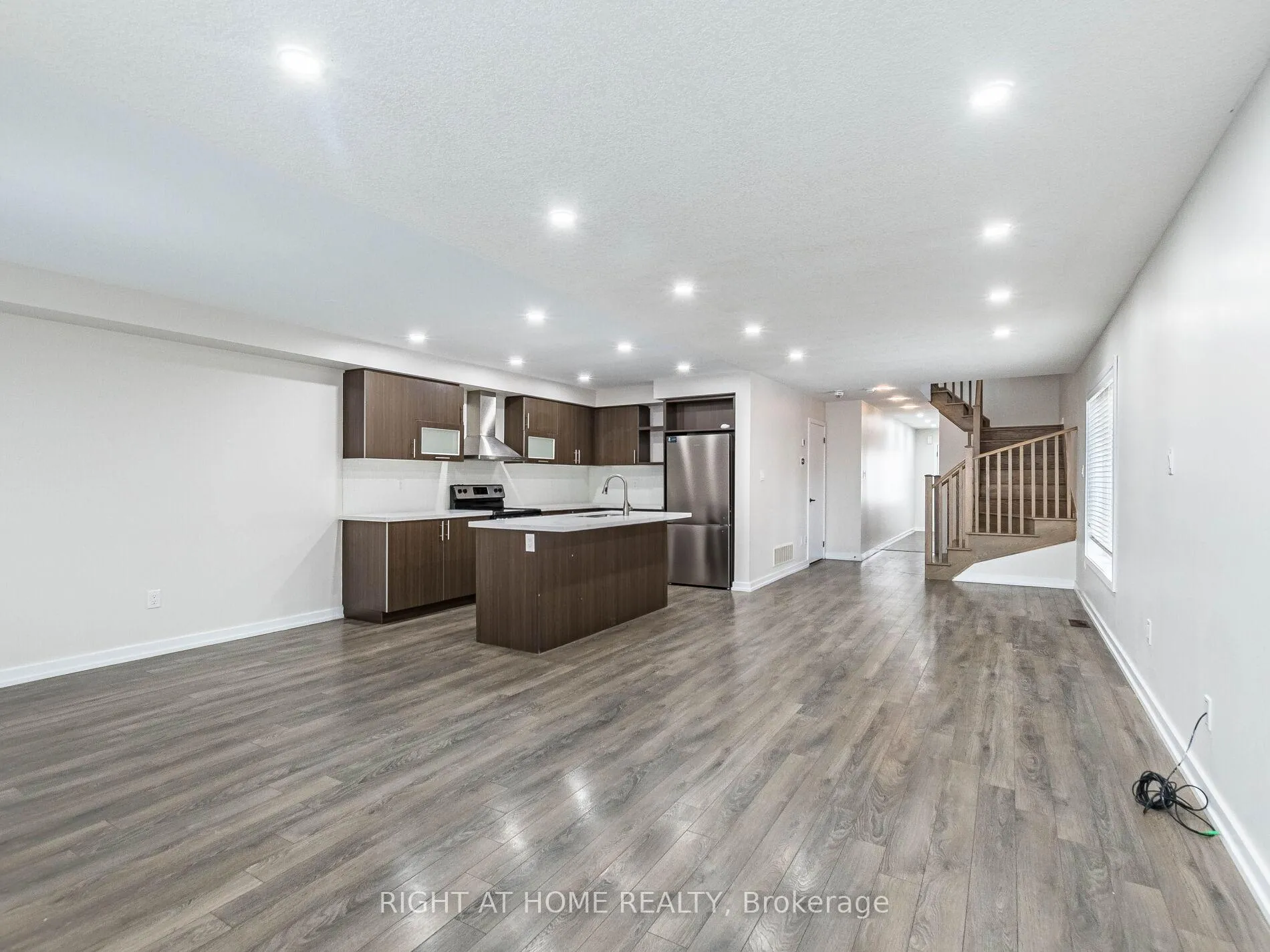Photo 15 of 16 Edsel Road, Brampton, Northwest Brampton — HOMEH