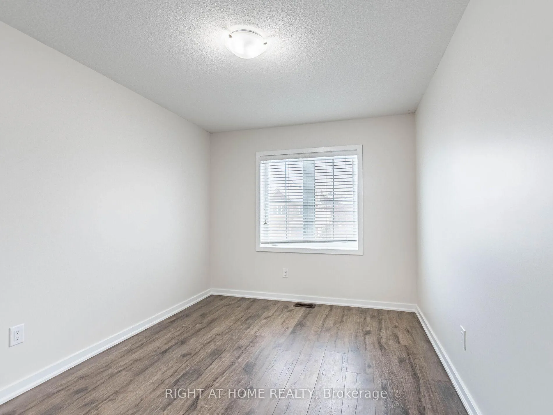 Photo 17 of 16 Edsel Road, Brampton, Northwest Brampton — HOMEH