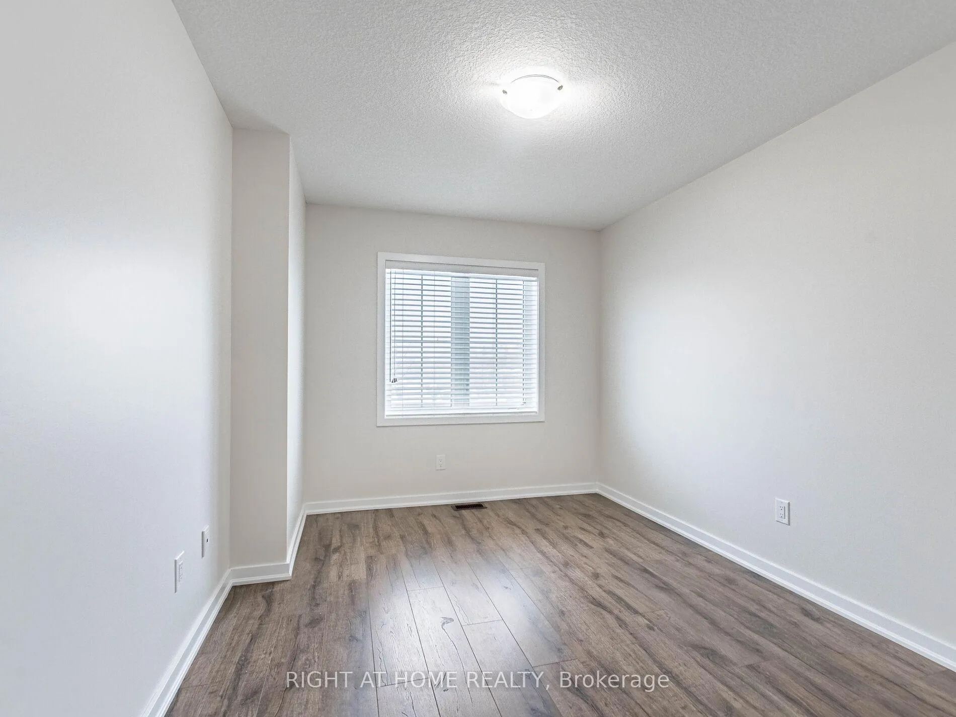 Photo 18 of 16 Edsel Road, Brampton, Northwest Brampton — HOMEH