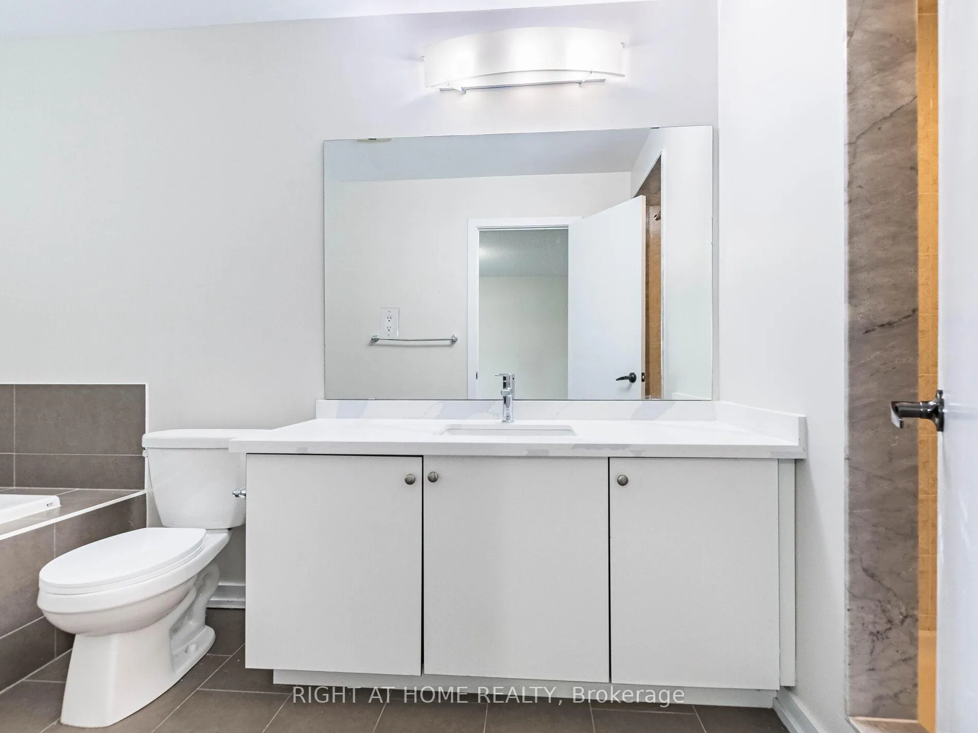 Photo 20 of 16 Edsel Road, Brampton, Northwest Brampton — HOMEH