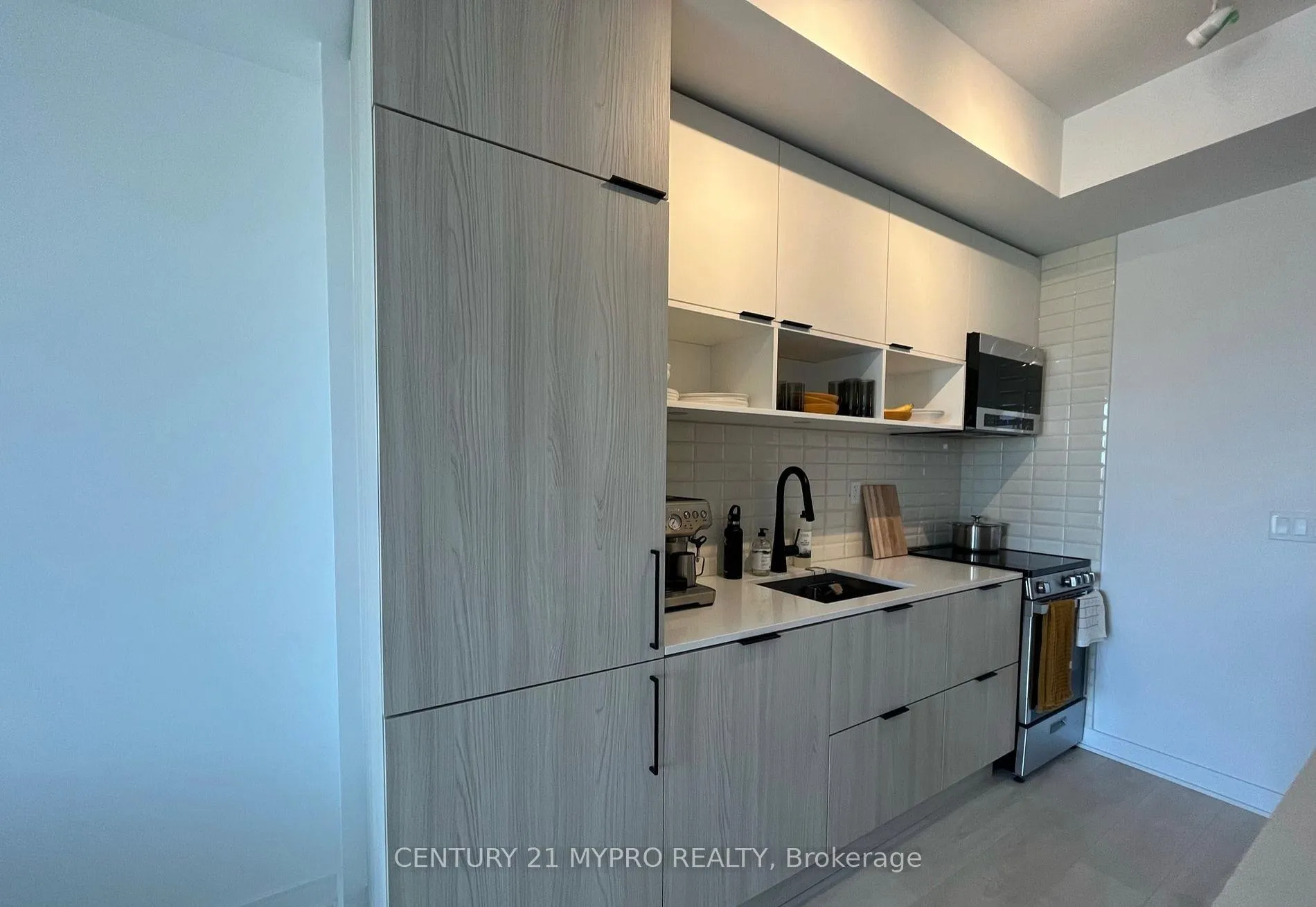 Photo 5 of Unit N529, 35 Rolling Mills Road, Toronto, Waterfront Communities — HOMEH