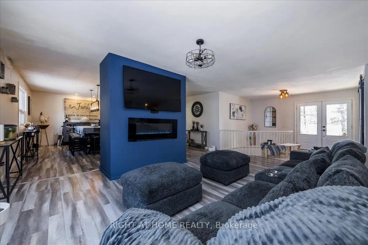 Photo 3 of 1628 Warminster Side Road, Oro-Medonte, Rural Oro-Medonte — HOMEH