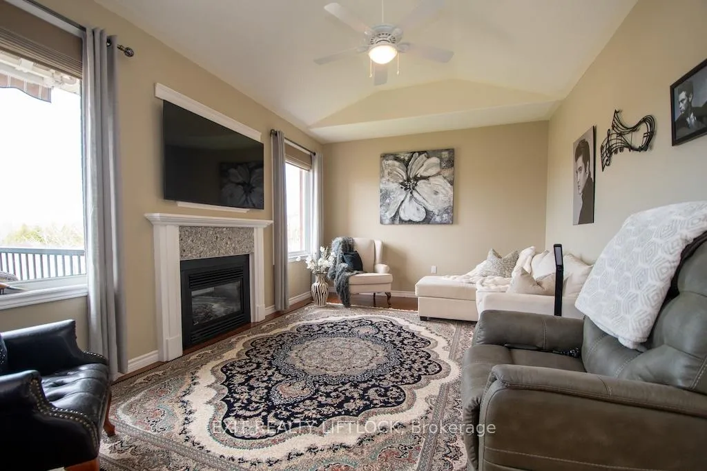 Photo 5 of 2495 Cunningham Boulevard, Peterborough, Ashburnham Ward 4 — HOMEH