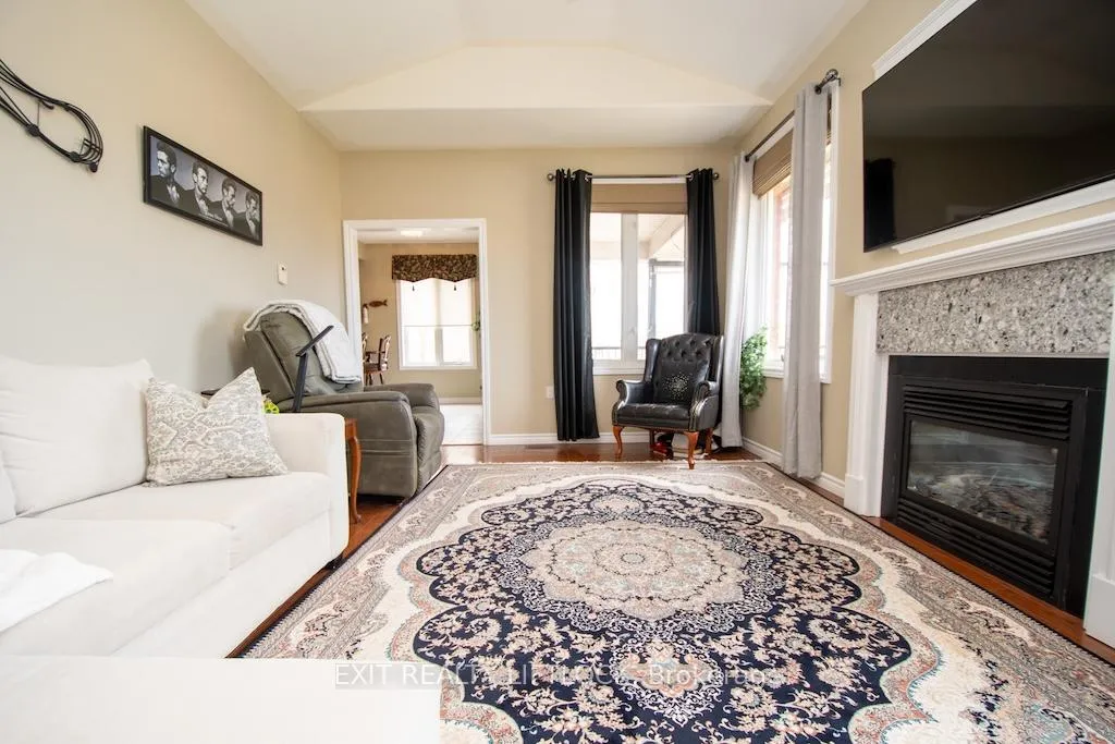Photo 7 of 2495 Cunningham Boulevard, Peterborough, Ashburnham Ward 4 — HOMEH