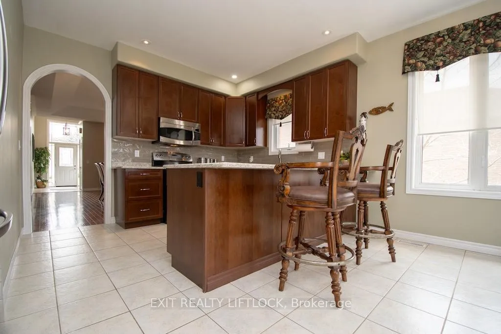 Photo 13 of 2495 Cunningham Boulevard, Peterborough, Ashburnham Ward 4 — HOMEH