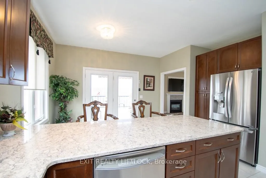 Photo 17 of 2495 Cunningham Boulevard, Peterborough, Ashburnham Ward 4 — HOMEH
