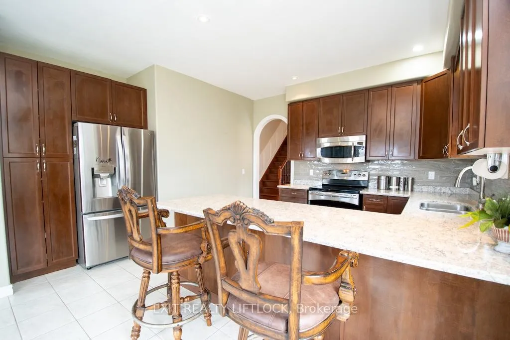 Photo 18 of 2495 Cunningham Boulevard, Peterborough, Ashburnham Ward 4 — HOMEH