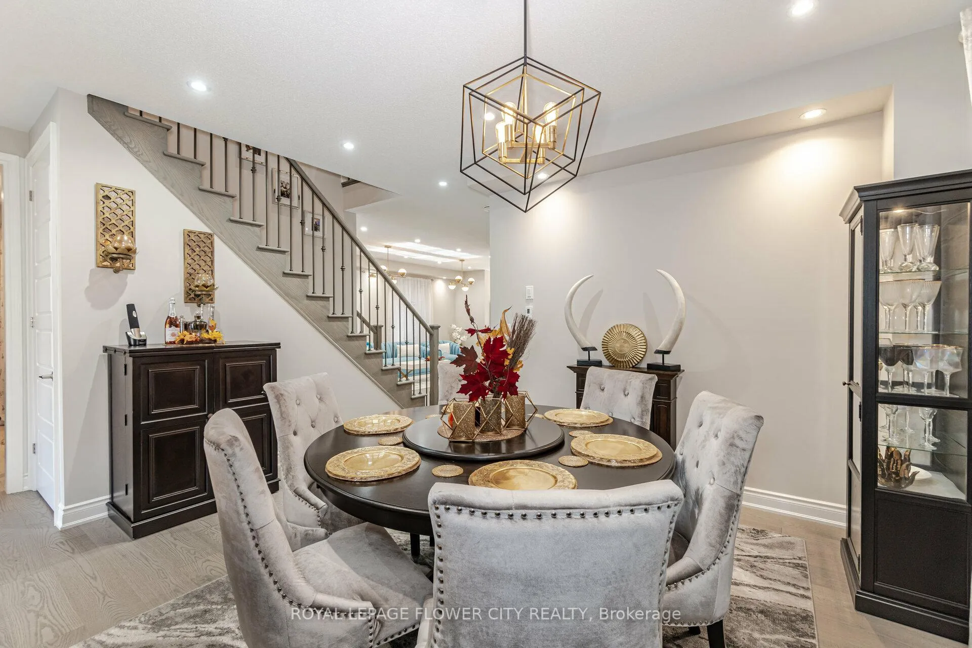 Photo 11 of 8 Ixworth Circle, Brampton, Bram West — HOMEH