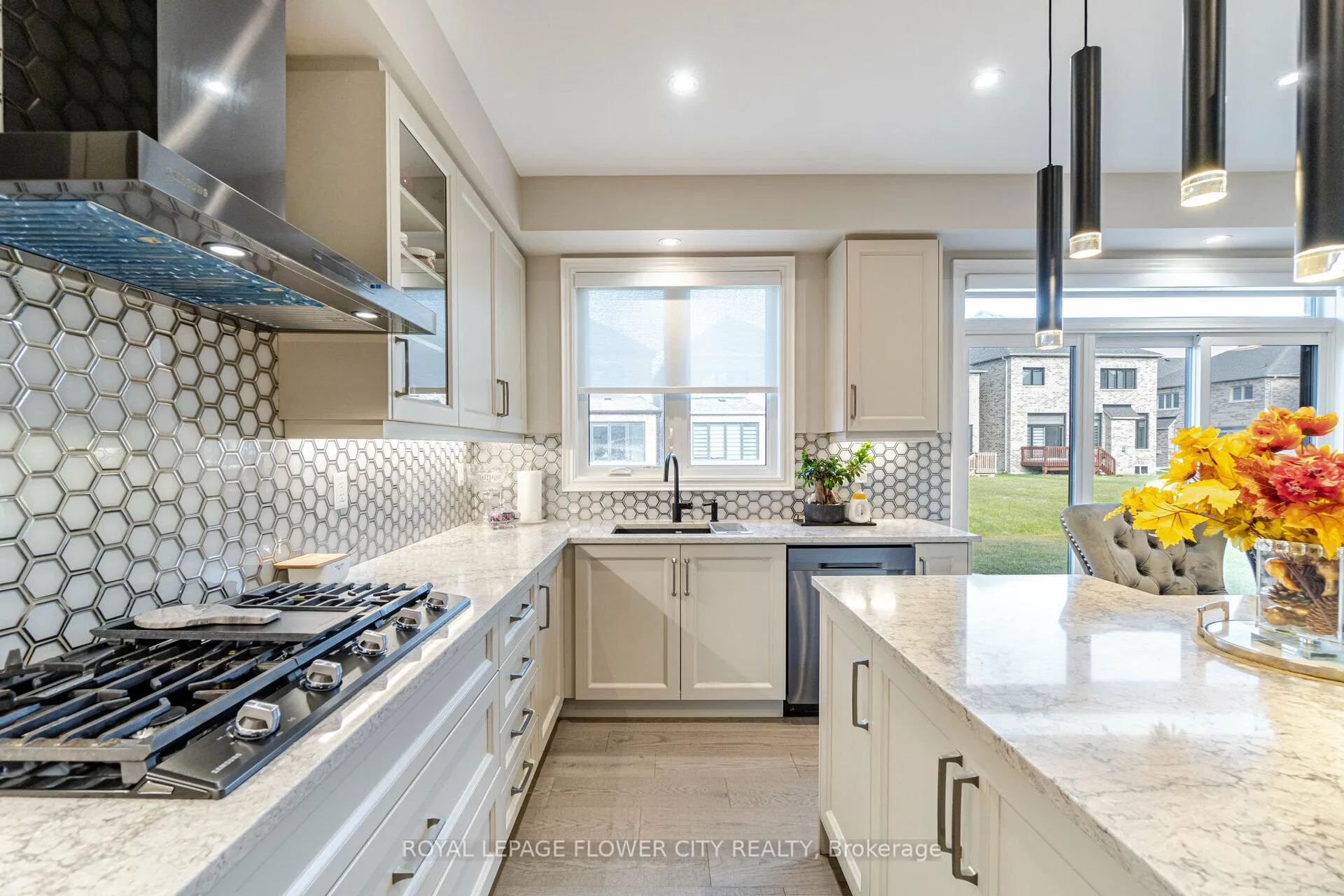 Photo 16 of 8 Ixworth Circle, Brampton, Bram West — HOMEH