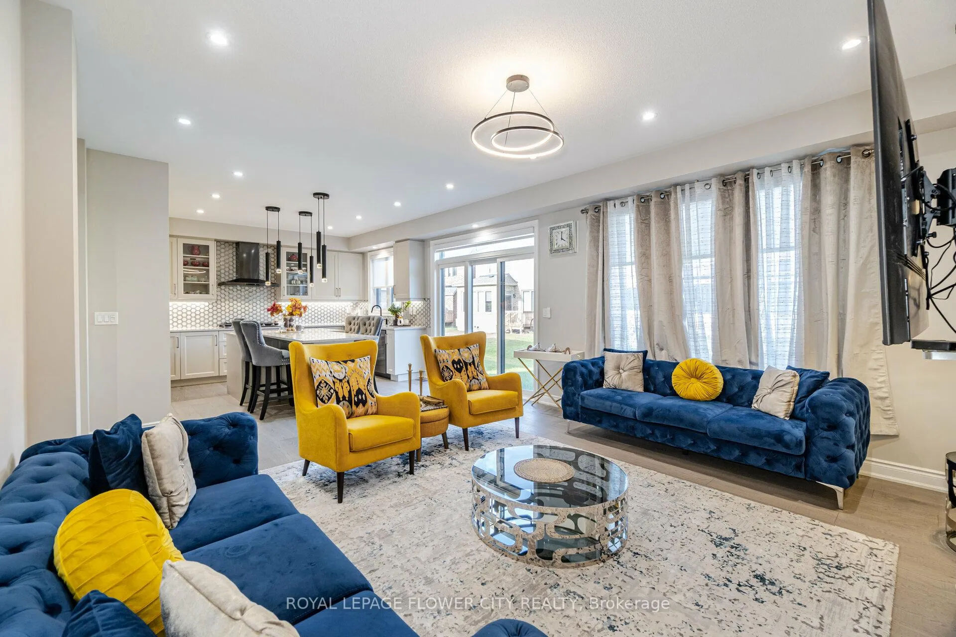 Photo 18 of 8 Ixworth Circle, Brampton, Bram West — HOMEH