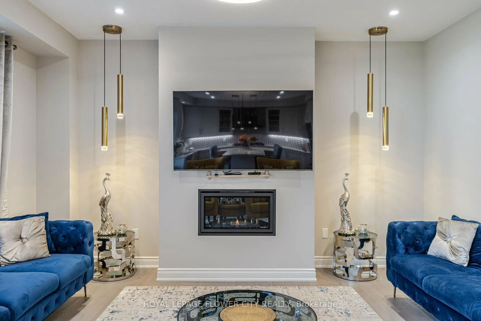 Photo 19 of 8 Ixworth Circle, Brampton, Bram West — HOMEH