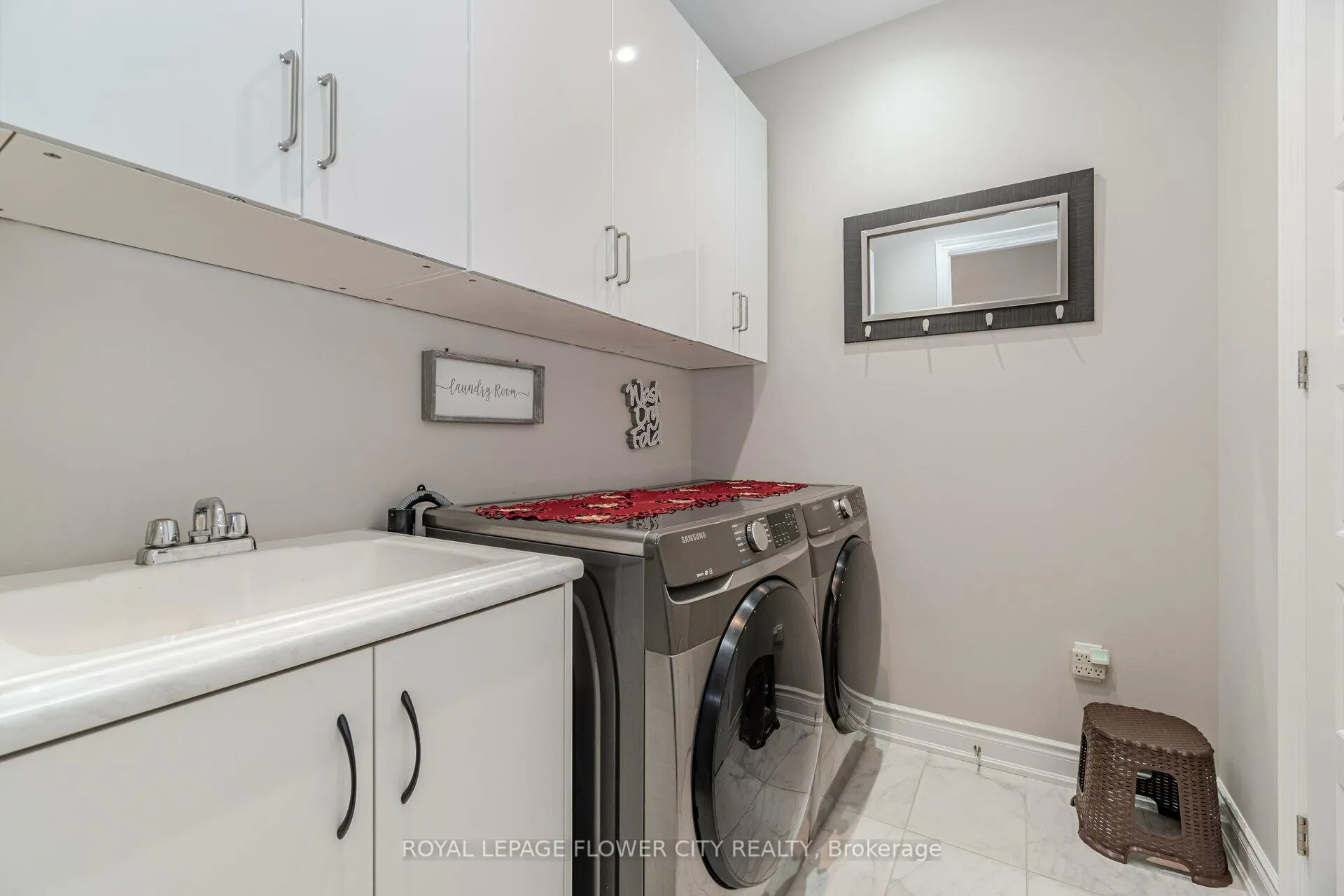 Photo 20 of 8 Ixworth Circle, Brampton, Bram West — HOMEH