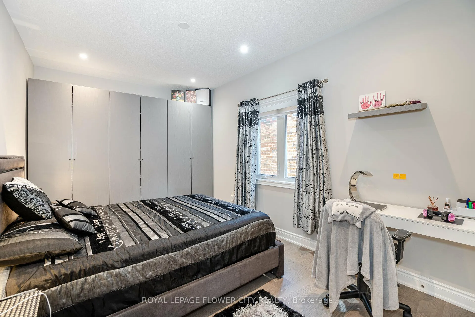 Photo 37 of 8 Ixworth Circle, Brampton, Bram West — HOMEH
