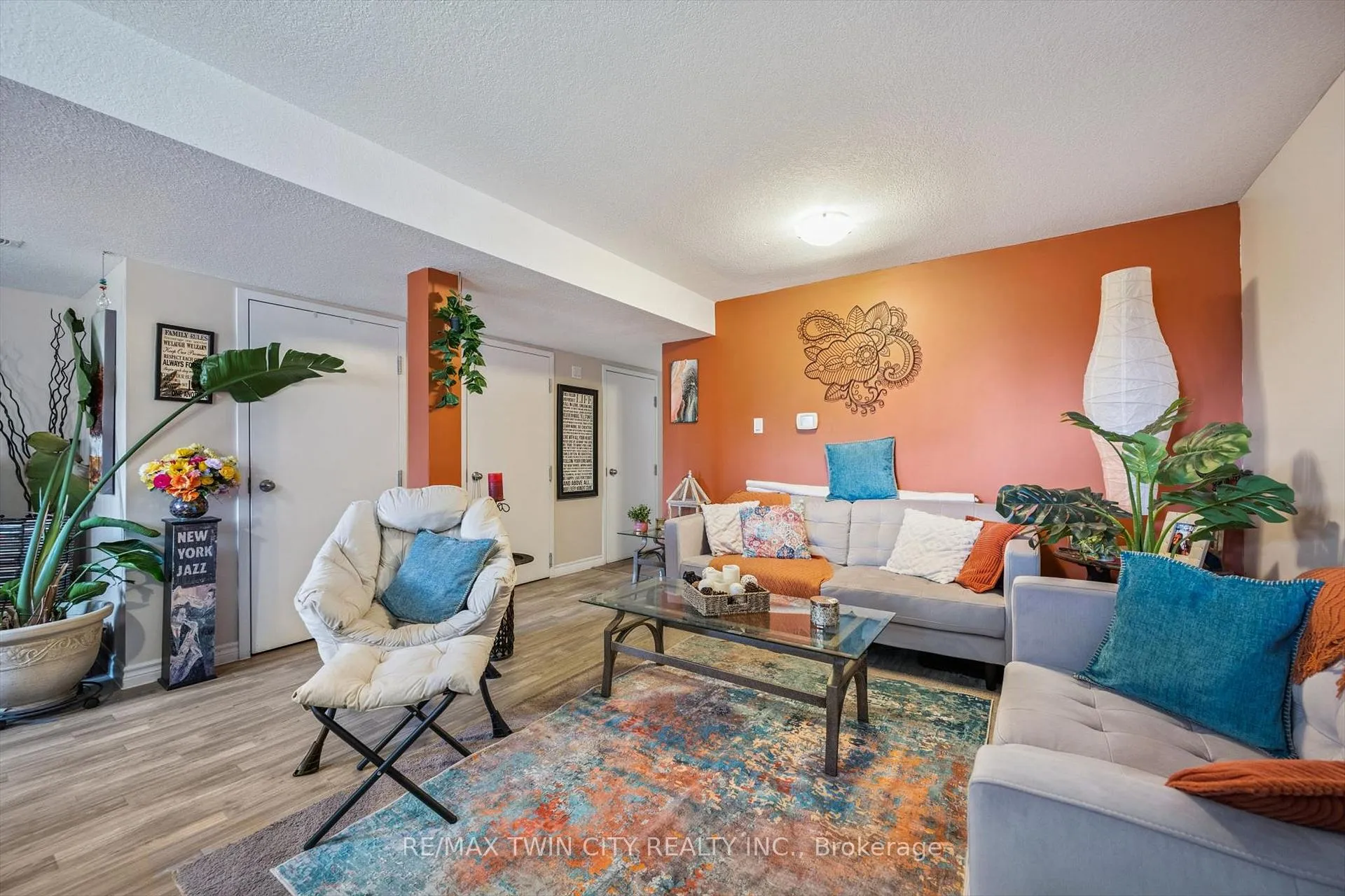 Photo 24 of 27 Vicmount Drive, Kitchener — HOMEH