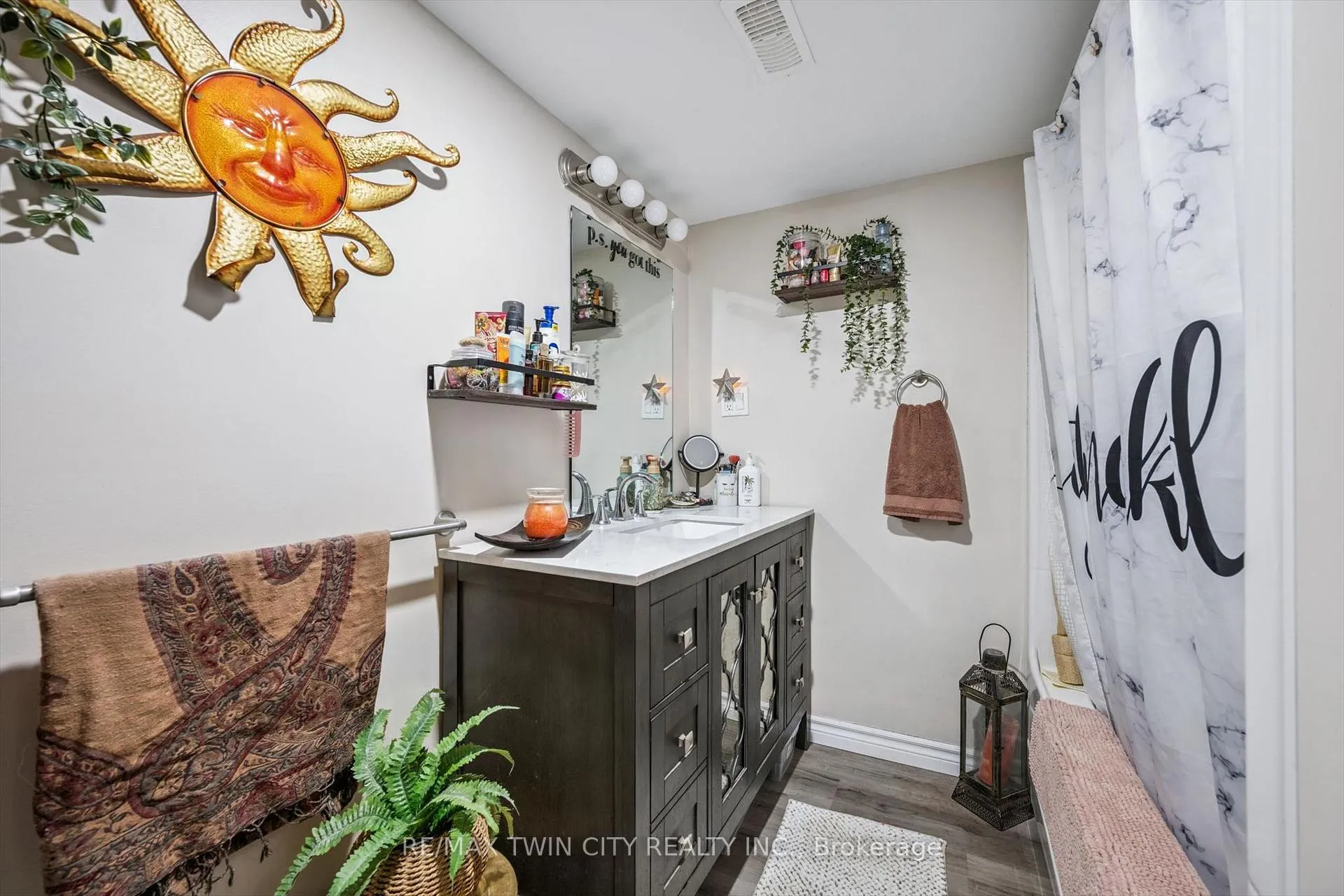 Photo 34 of 27 Vicmount Drive, Kitchener — HOMEH