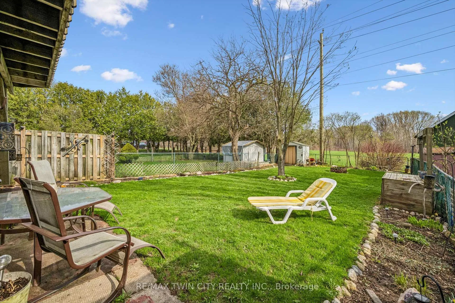 Photo 36 of 27 Vicmount Drive, Kitchener — HOMEH