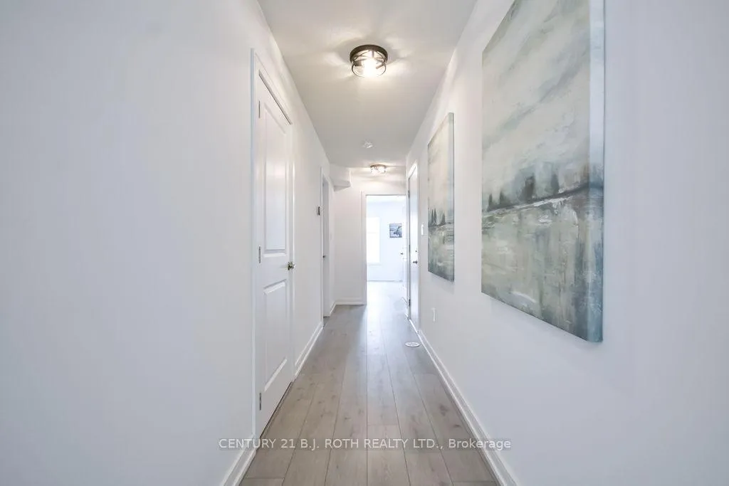 Photo 3 of 104 Blue Forest Crescent, Barrie, Innis-Shore — HOMEH