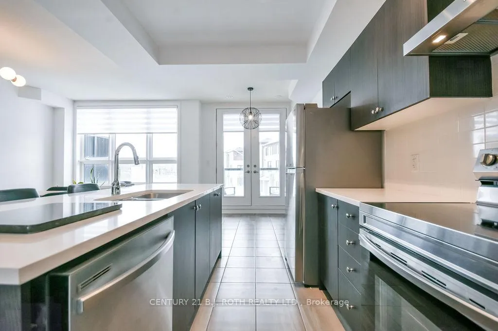 Photo 12 of 104 Blue Forest Crescent, Barrie, Innis-Shore — HOMEH