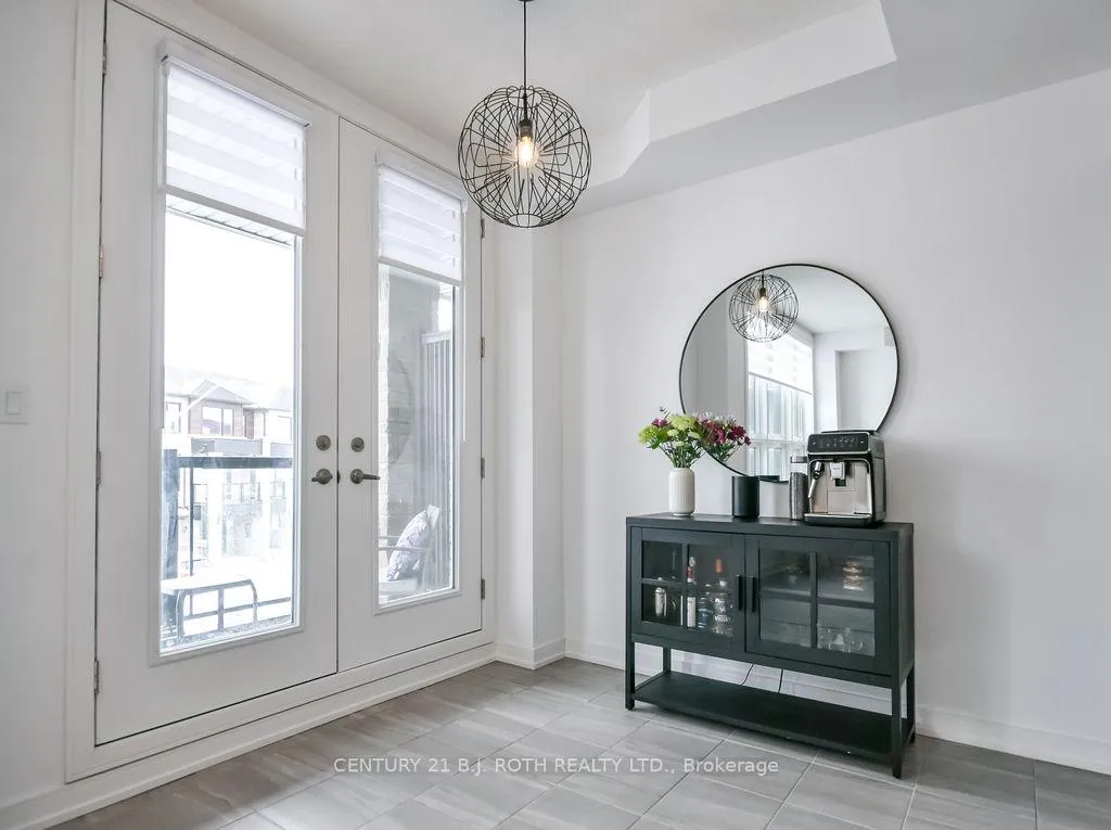 Photo 13 of 104 Blue Forest Crescent, Barrie, Innis-Shore — HOMEH
