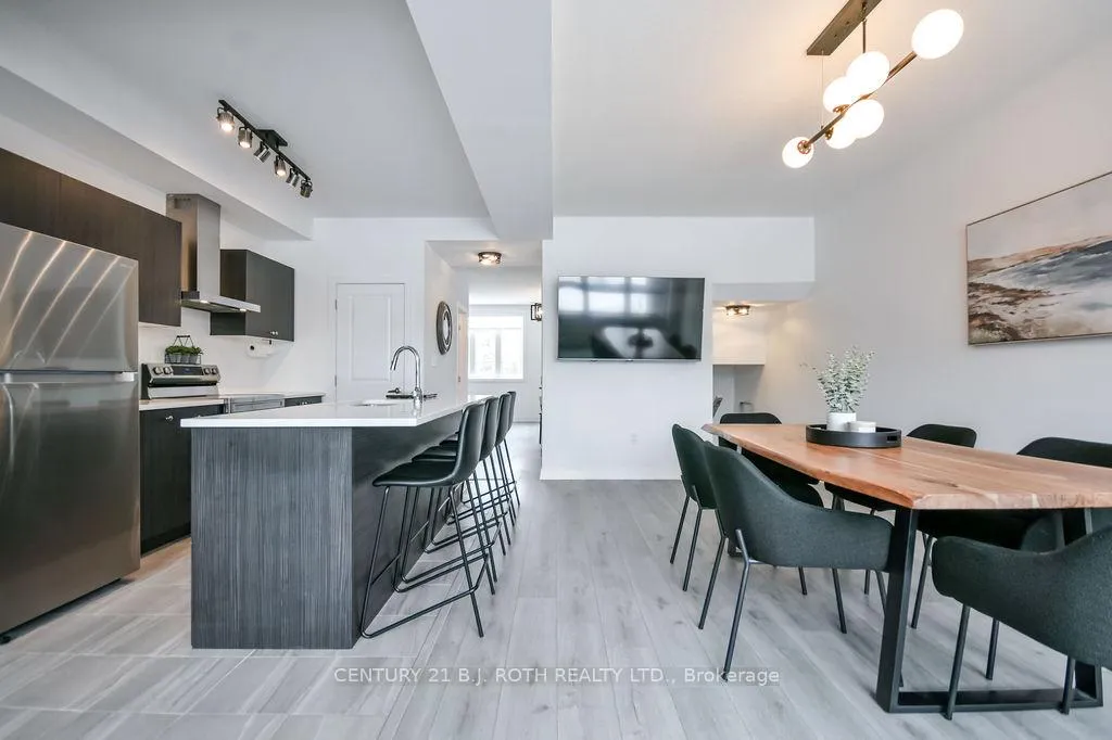 Photo 14 of 104 Blue Forest Crescent, Barrie, Innis-Shore — HOMEH