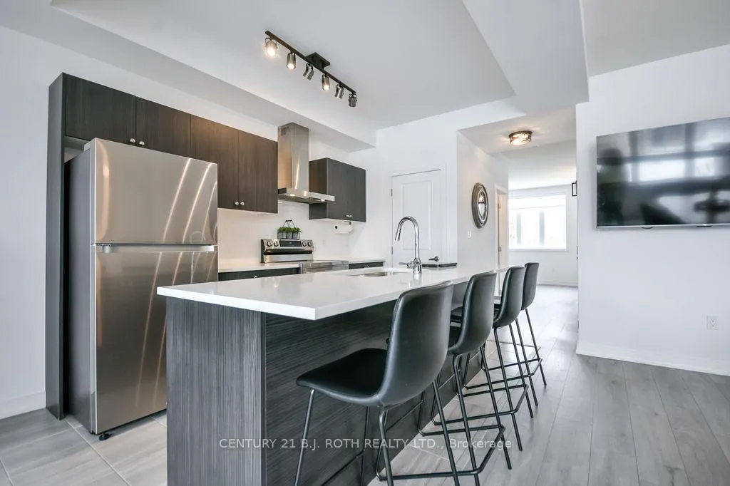 Photo 15 of 104 Blue Forest Crescent, Barrie, Innis-Shore — HOMEH