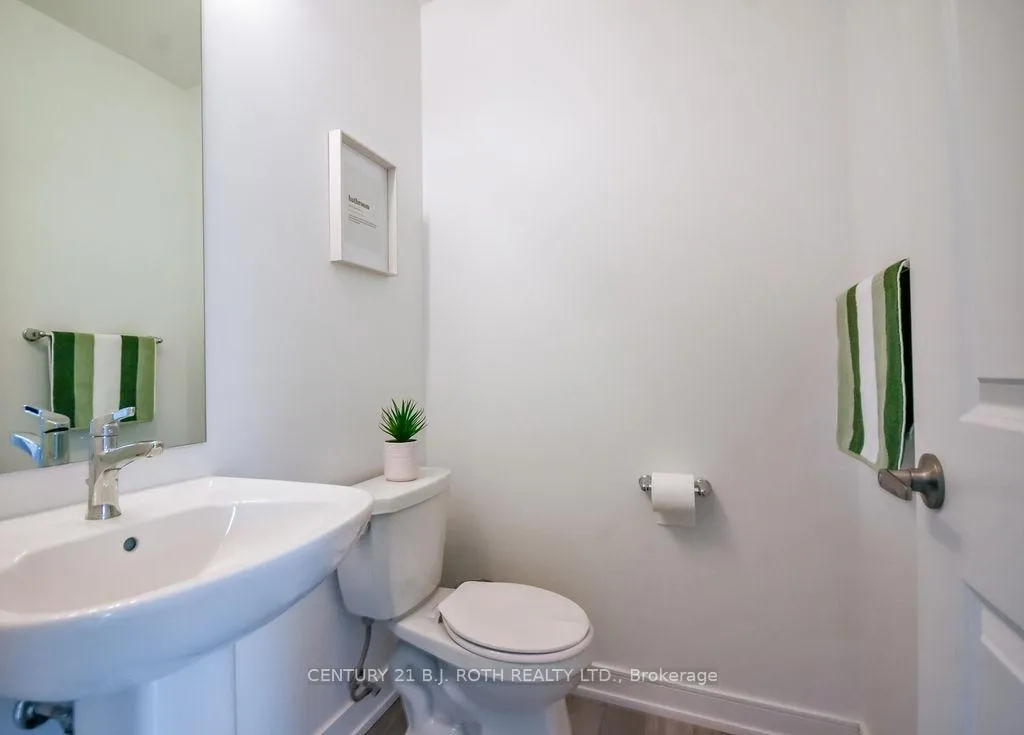 Photo 20 of 104 Blue Forest Crescent, Barrie, Innis-Shore — HOMEH