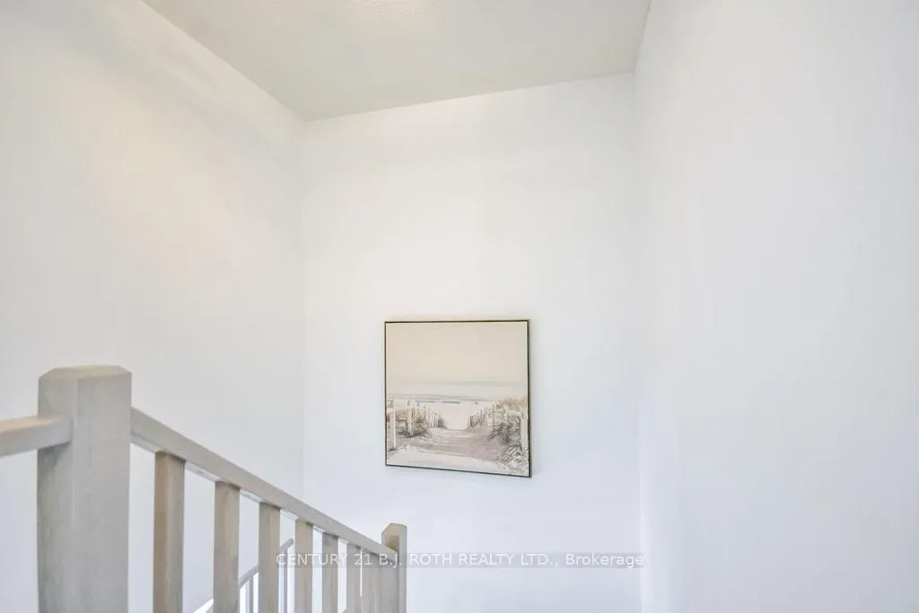 Photo 21 of 104 Blue Forest Crescent, Barrie, Innis-Shore — HOMEH
