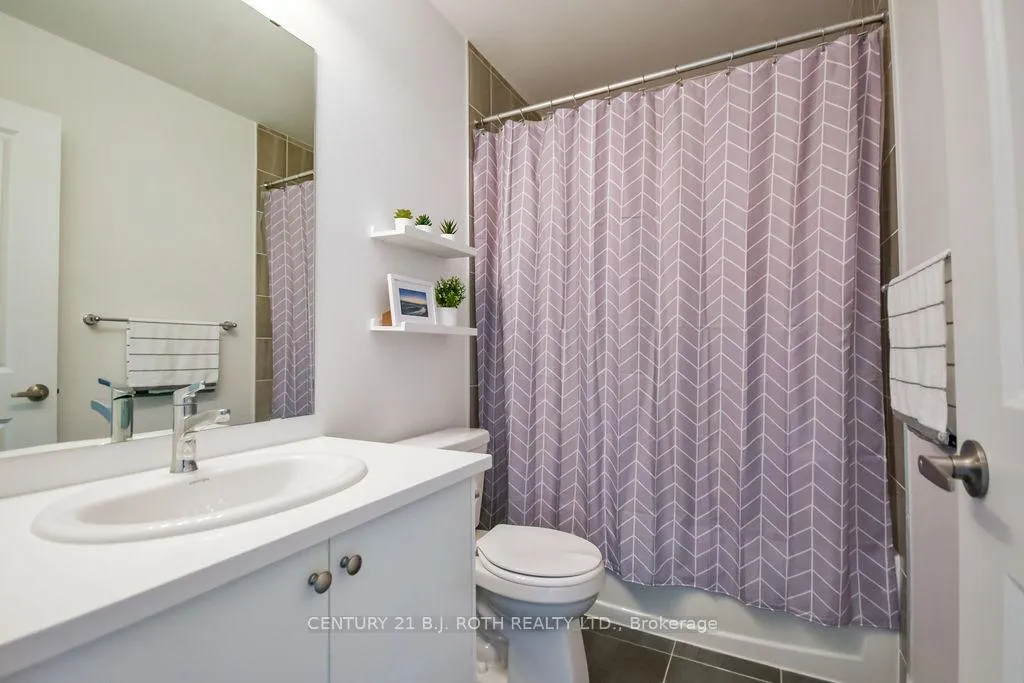 Photo 32 of 104 Blue Forest Crescent, Barrie, Innis-Shore — HOMEH