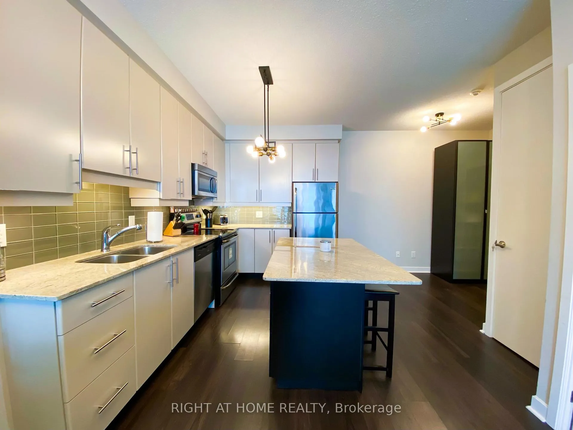 Photo 4 of Unit 3213, 33 Bay Street, Toronto, Waterfront Communities — HOMEH