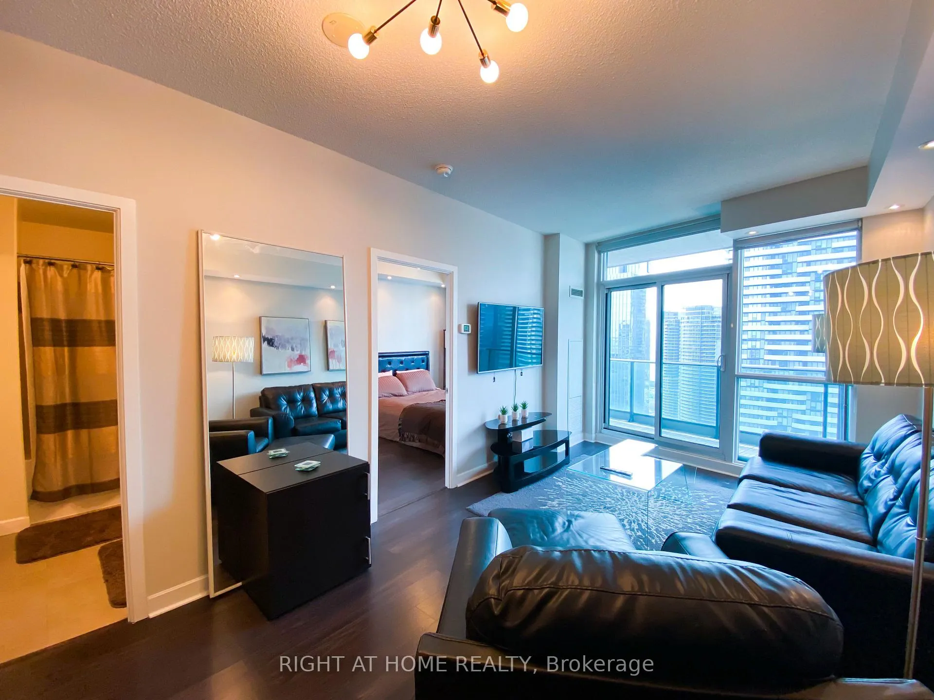 Photo 8 of Unit 3213, 33 Bay Street, Toronto, Waterfront Communities — HOMEH