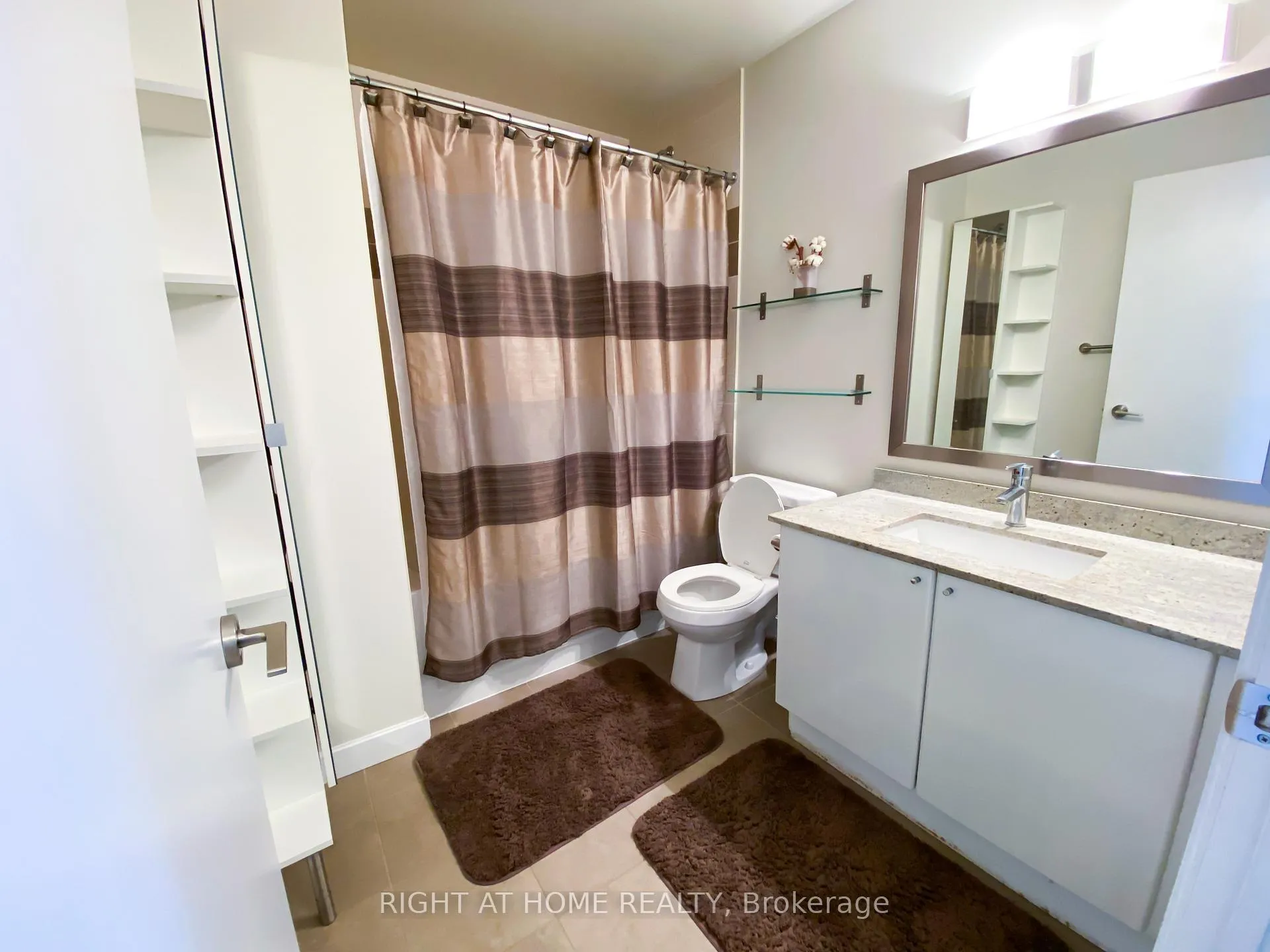 Photo 12 of Unit 3213, 33 Bay Street, Toronto, Waterfront Communities — HOMEH