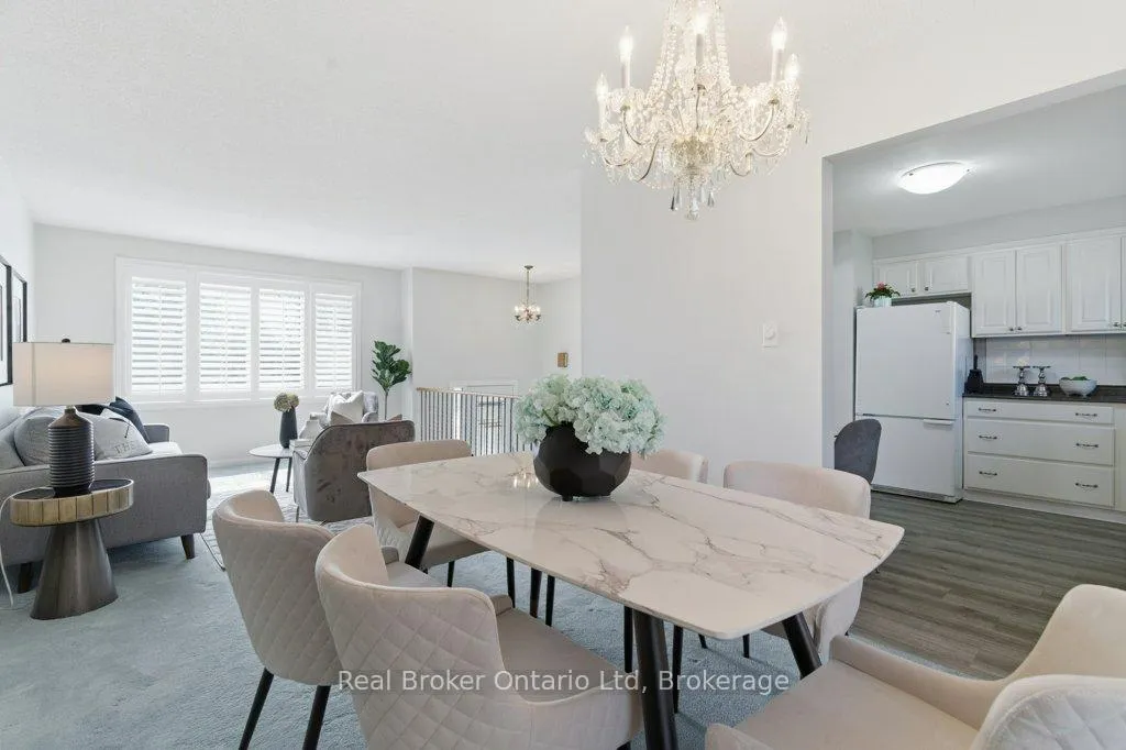Photo 12 of 68 Settlers Drive, Kitchener — HOMEH