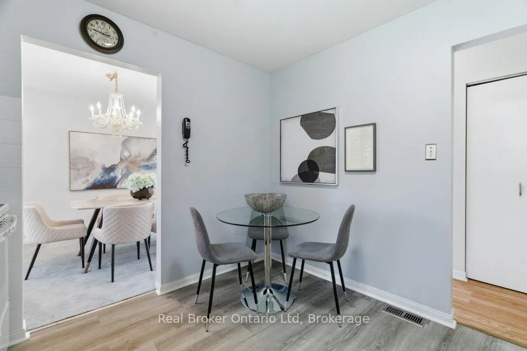 Photo 14 of 68 Settlers Drive, Kitchener — HOMEH