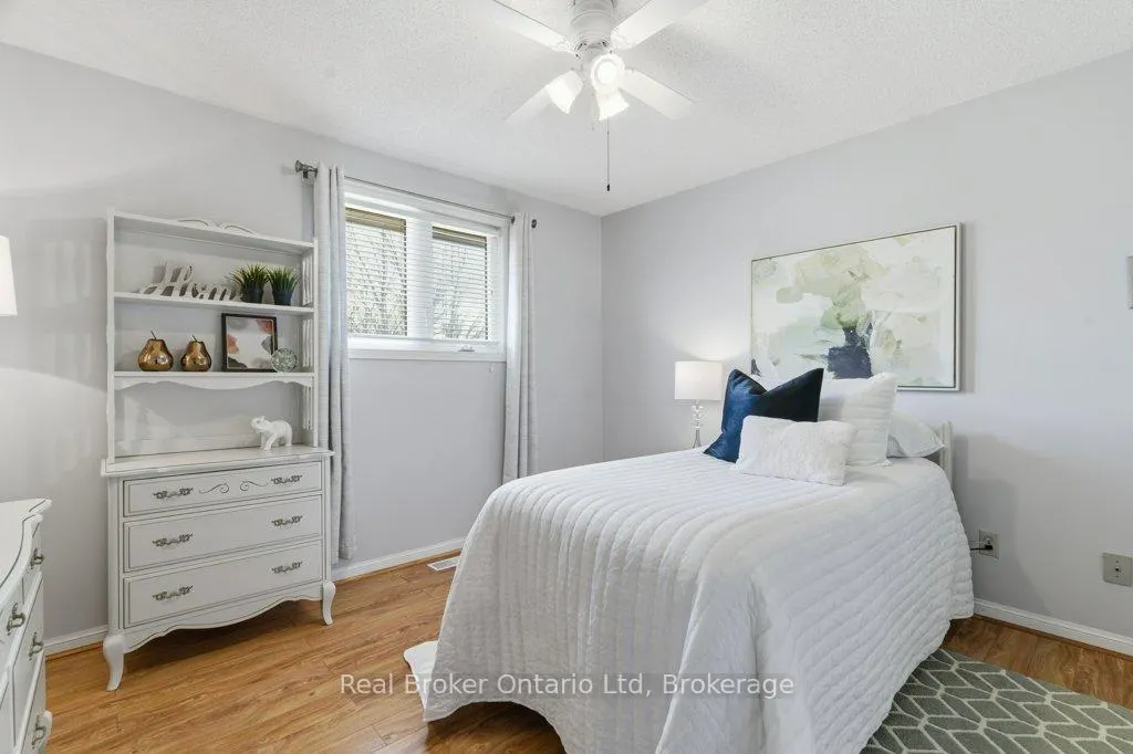 Photo 18 of 68 Settlers Drive, Kitchener — HOMEH
