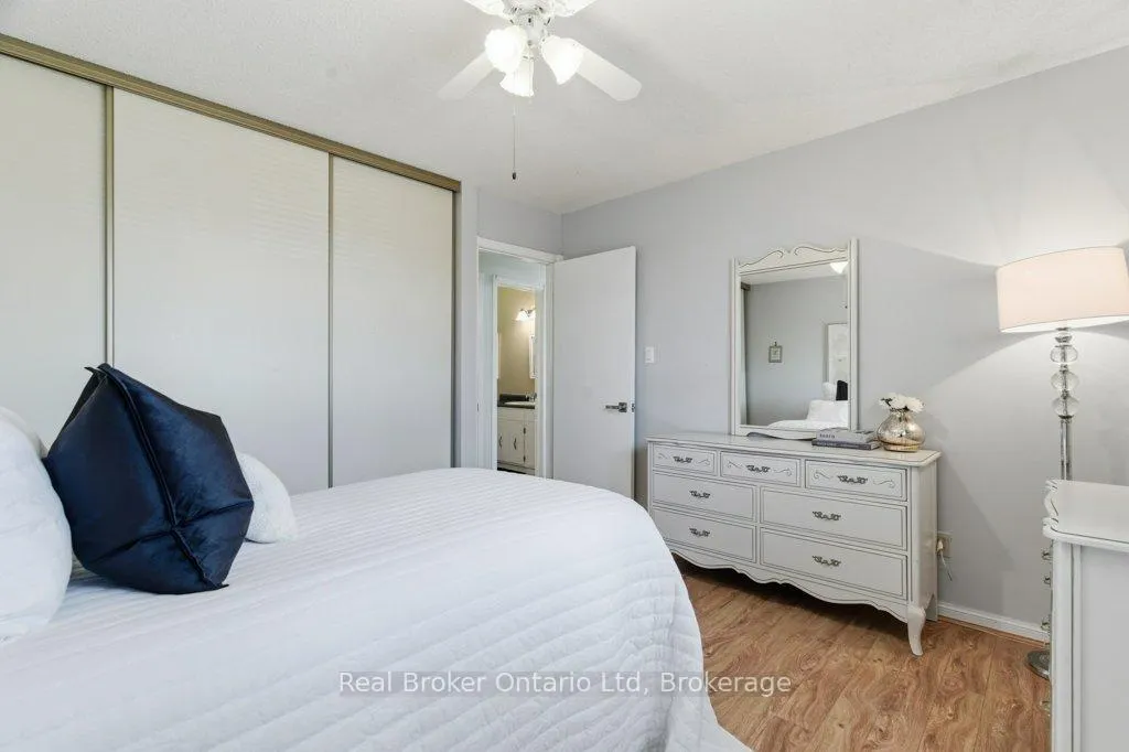 Photo 20 of 68 Settlers Drive, Kitchener — HOMEH