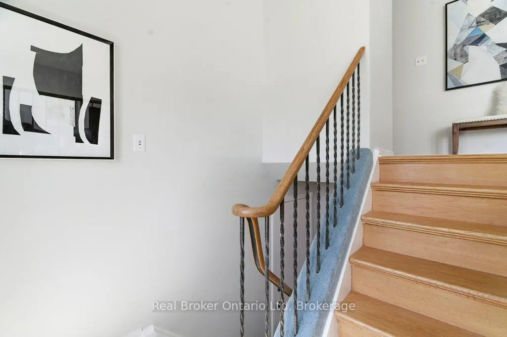 Photo 23 of 68 Settlers Drive, Kitchener — HOMEH