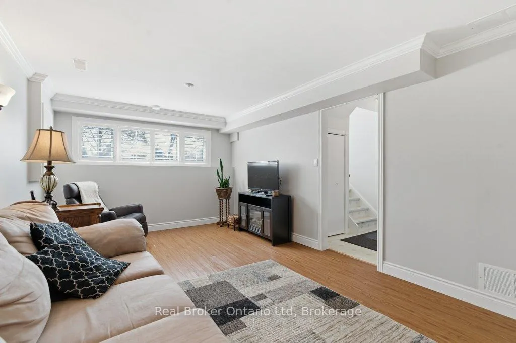 Photo 26 of 68 Settlers Drive, Kitchener — HOMEH
