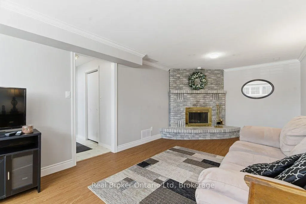 Photo 27 of 68 Settlers Drive, Kitchener — HOMEH