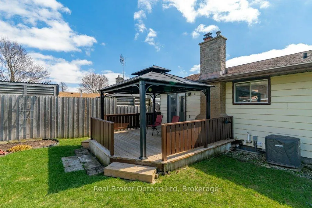 Photo 29 of 68 Settlers Drive, Kitchener — HOMEH
