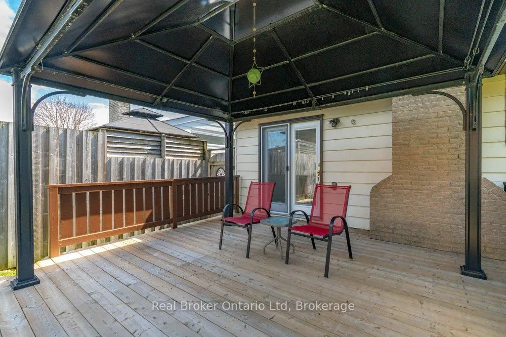 Photo 30 of 68 Settlers Drive, Kitchener — HOMEH