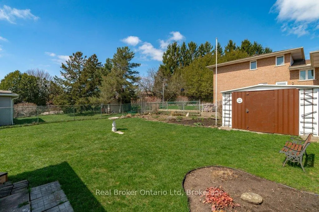 Photo 31 of 68 Settlers Drive, Kitchener — HOMEH