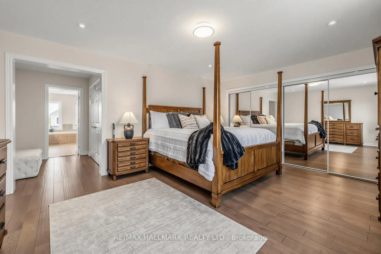 Photo 18 of 341 Kirkvalley Crescent, Aurora, Bayview Wellington — HOMEH