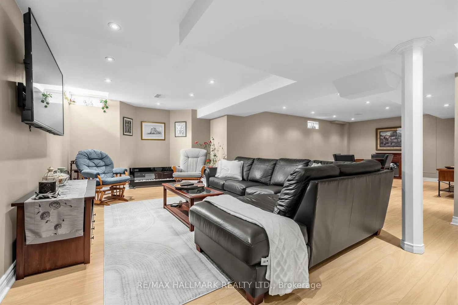 Photo 29 of 341 Kirkvalley Crescent, Aurora, Bayview Wellington — HOMEH