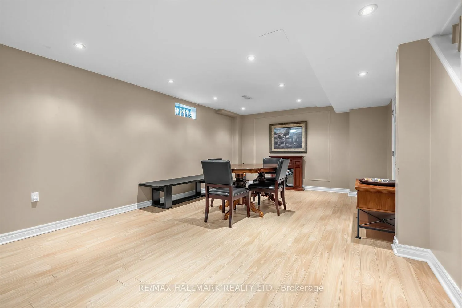 Photo 30 of 341 Kirkvalley Crescent, Aurora, Bayview Wellington — HOMEH