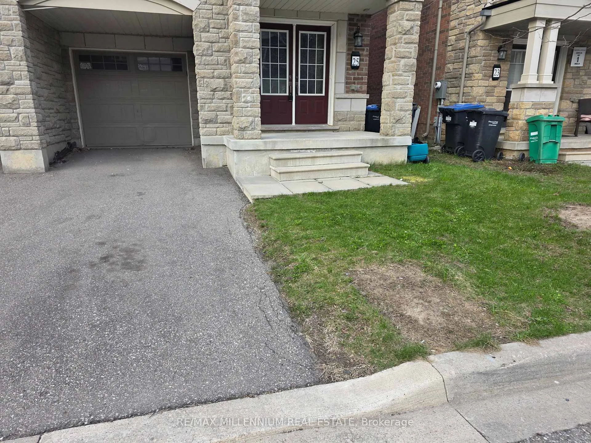 Photo 2 of 25 Daylight Street, Brampton, Northwest Brampton — HOMEH