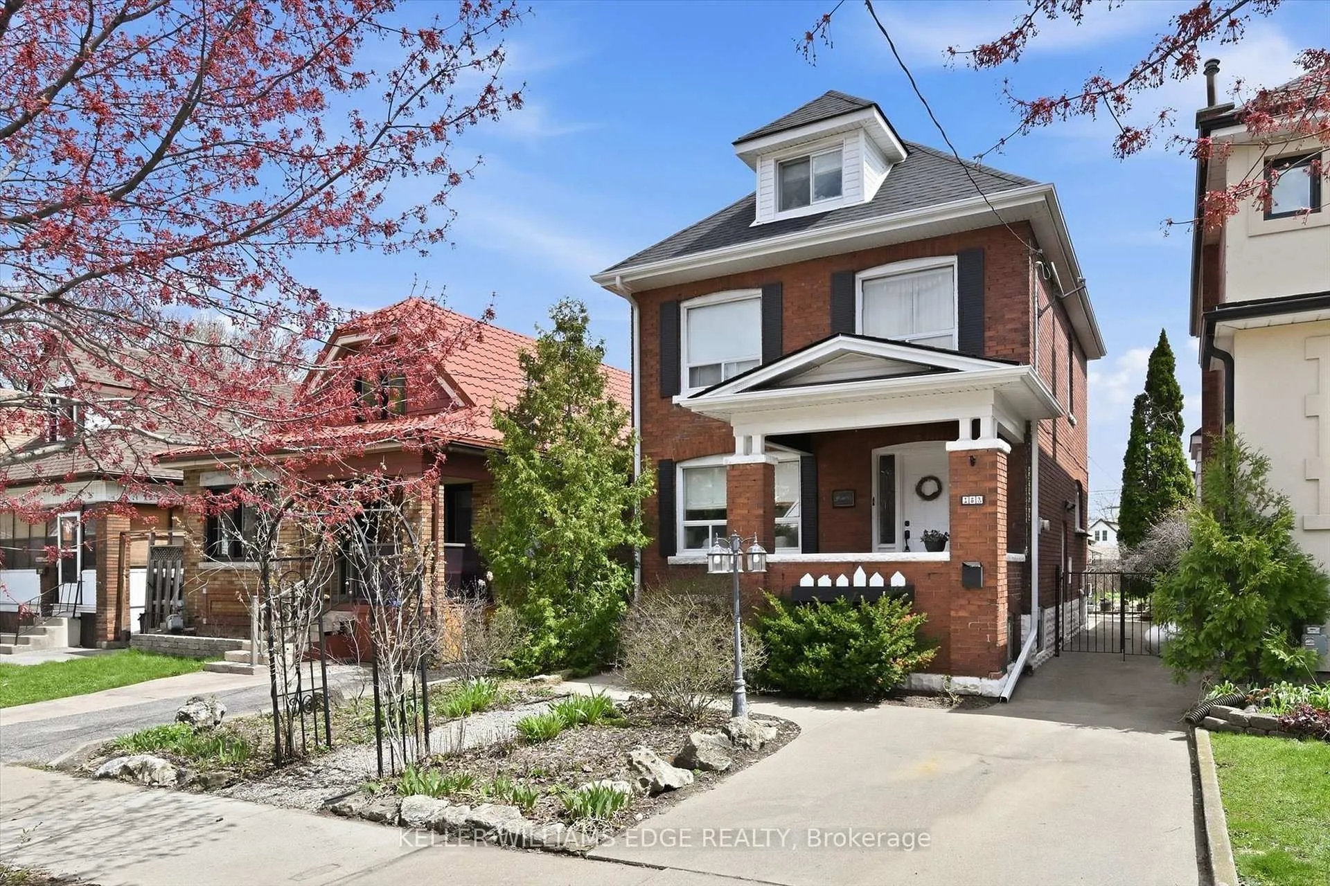 Photo 1 of 153 Graham Avenue S, Hamilton, Delta — HOMEH